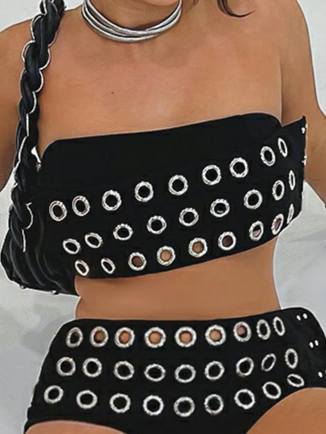 Edgy Cool Eyelet Detail Strapless Bandeau Crop Top - Image 4